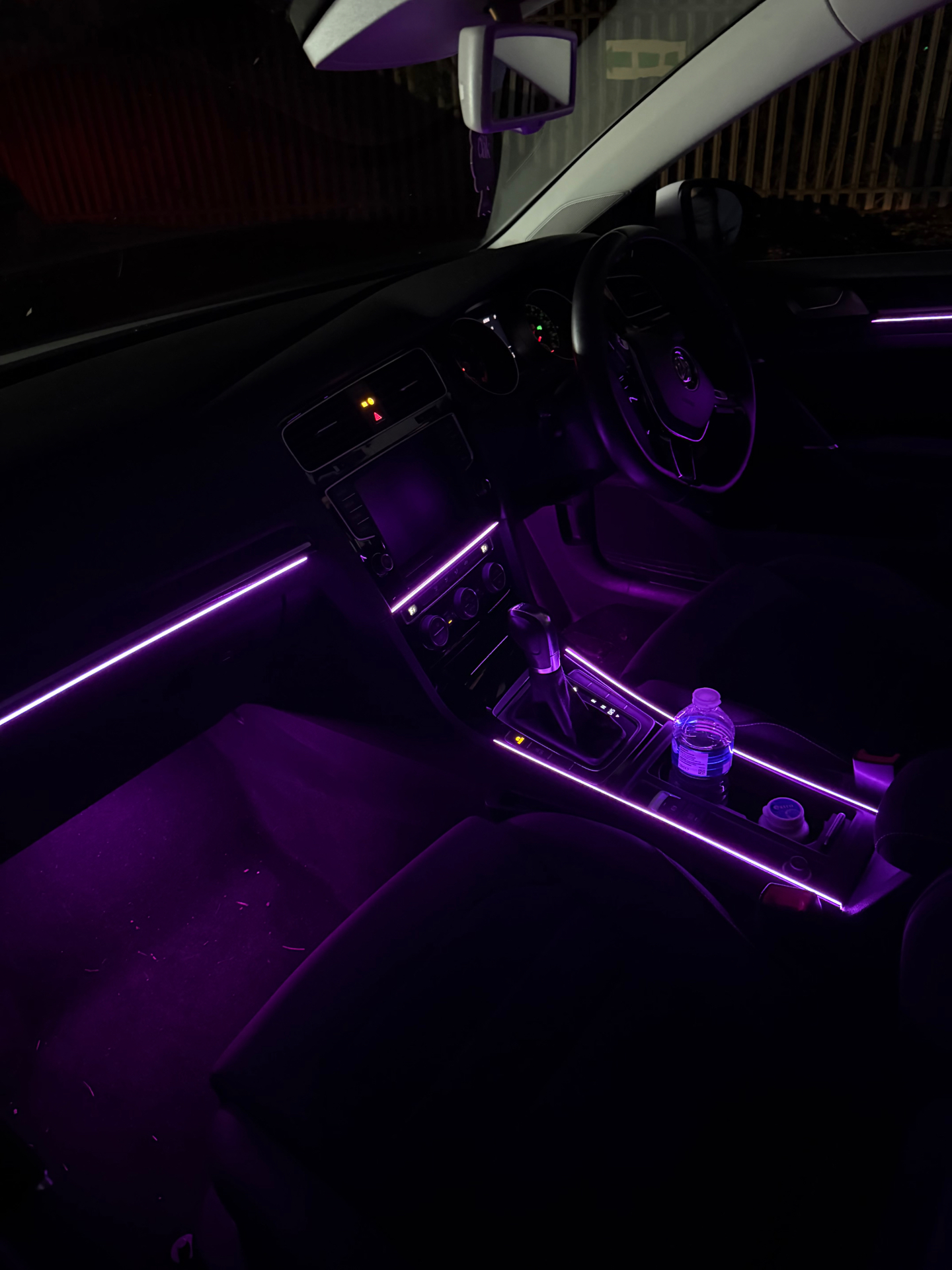 VW Golf MK7.5 (2019) after VW Golf MK7.5 — violet fibre cabin